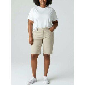 Old Navy Womens White Bermuda Shorts Size 8 Cotton Blend Casual Summer Wear